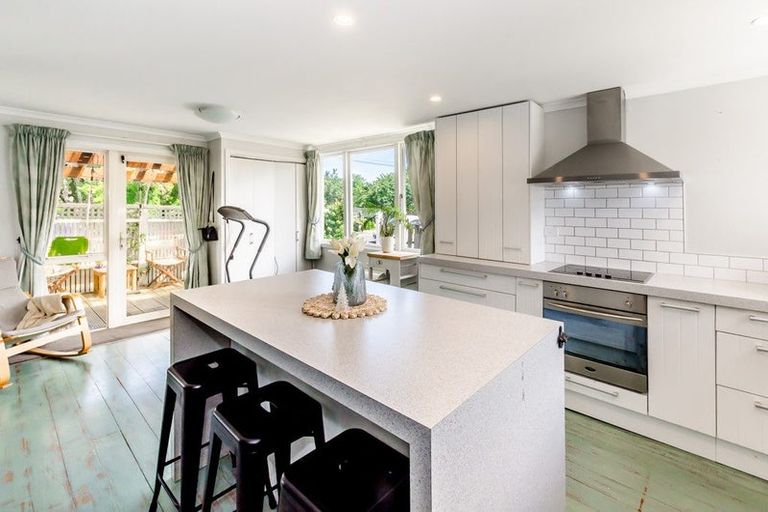 Photo of property in 290 Rosetta Road, Raumati Beach, Paraparaumu, 5032