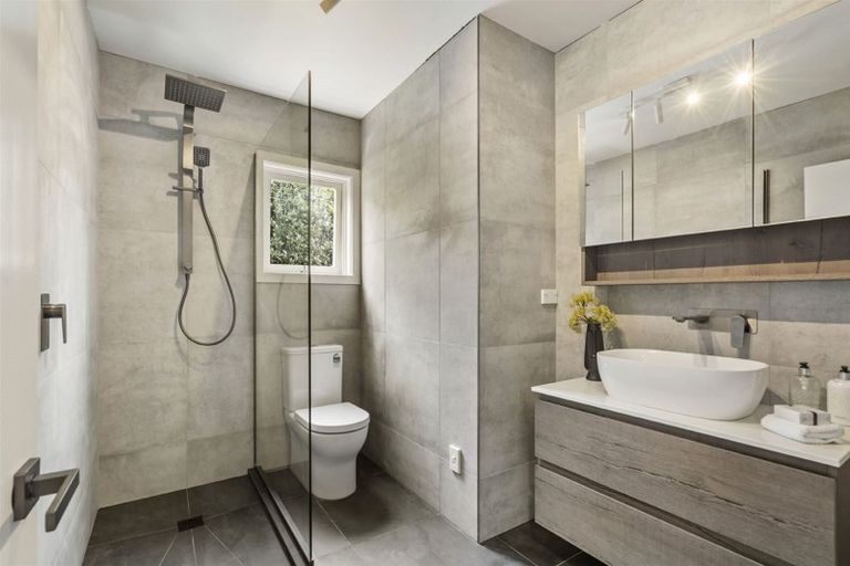 Photo of property in 2/16 Rangitoto Terrace, Milford, Auckland, 0620