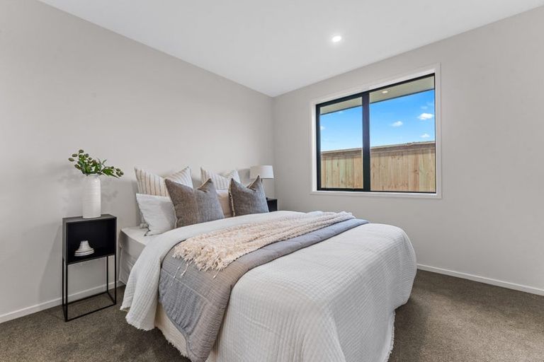 Photo of property in 2 Manatika Road, Karaka, Papakura, 2124