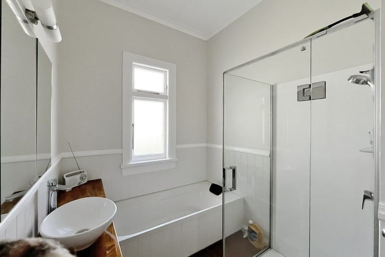 Photo of property in 21 Beresford Street, Takaro, Palmerston North, 4410