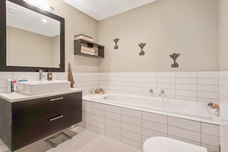 Photo of property in Chews Lane Apartments, 10g/9 Chews Lane, Wellington Central, Wellington, 6011