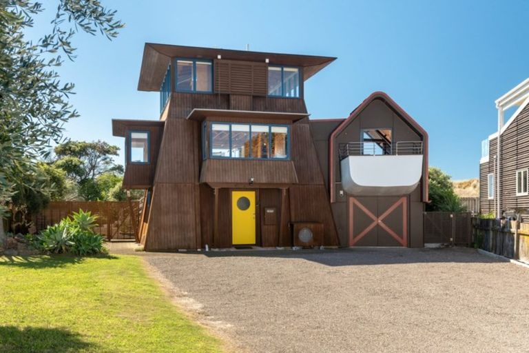 Photo of property in 65 Motiti Road, Papamoa Beach, Papamoa, 3118