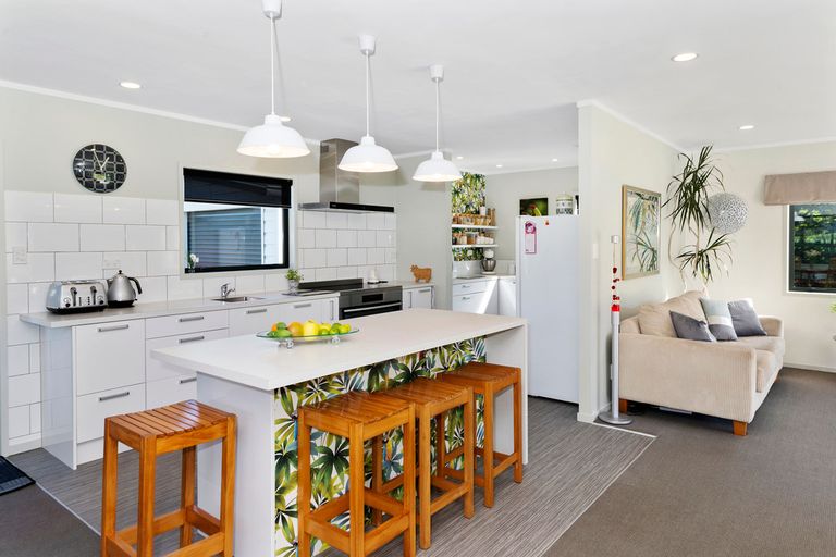 Photo of property in 110 Farmpark Road, Waiuku, 2681