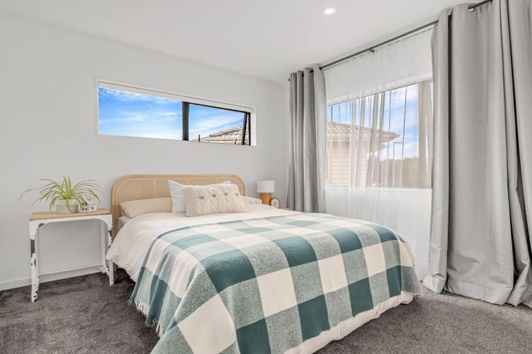 Photo of property in 1 Nga Waka Place, Mangere, Auckland, 2022