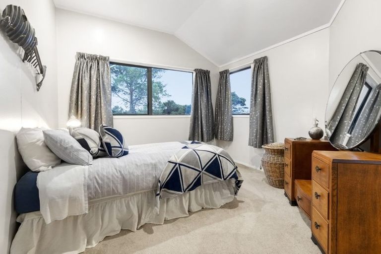 Photo of property in 14 David Beattie Place, Chatswood, Auckland, 0626