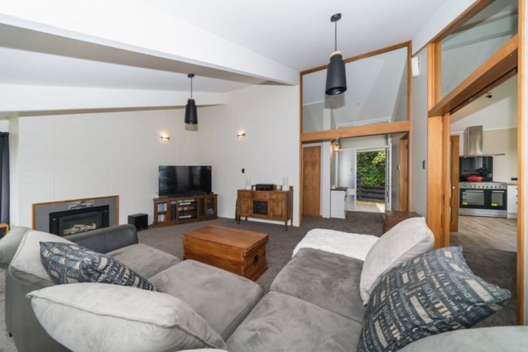 Photo of property in 6 Kapiti Place, Awapuni, Palmerston North, 4412