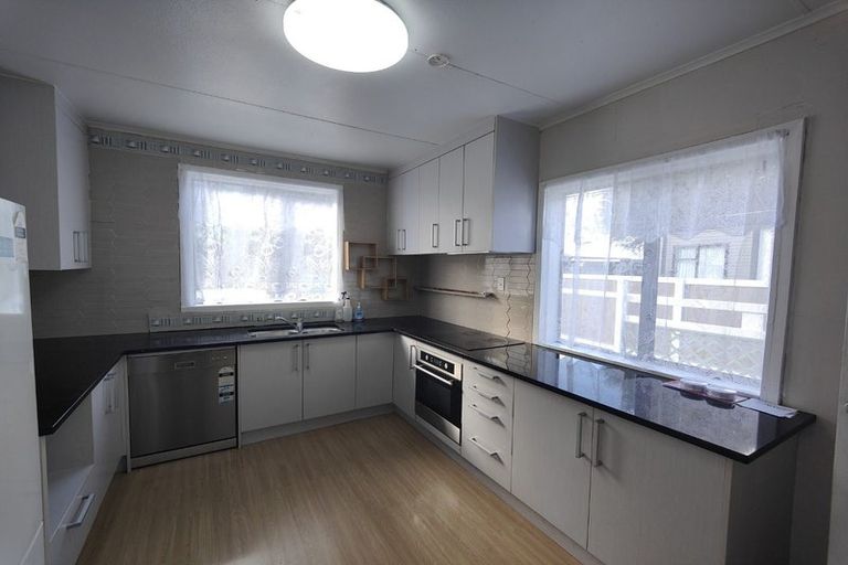Photo of property in 50 Earlsworth Road, Mangere East, Auckland, 2024