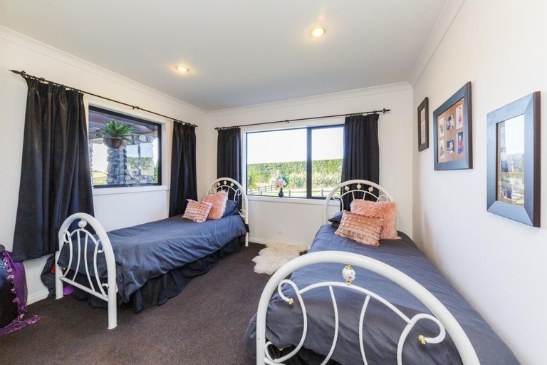 Photo of property in 289b Tutaki Road, Kelvin Grove, Palmerston North, 4470