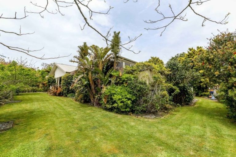 Photo of property in 1 Orlando Close, Frankleigh Park, New Plymouth, 4310