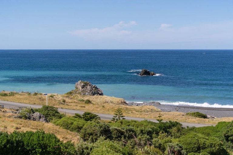 Photo of property in 4 Ben Avon Grove, Cape Palliser, Featherston, 5772