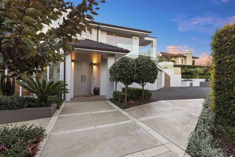 Photo of property in 86 Marine Parade, Mellons Bay, Auckland, 2014