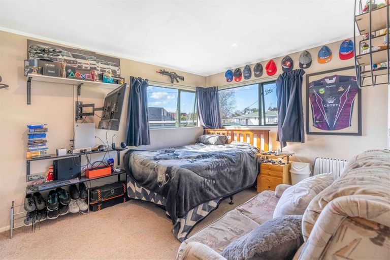 Photo of property in 44 Woodglen Road, Glen Eden, Auckland, 0602