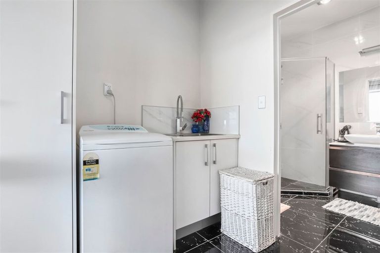 Photo of property in 238 Sturges Road, Henderson, Auckland, 0612