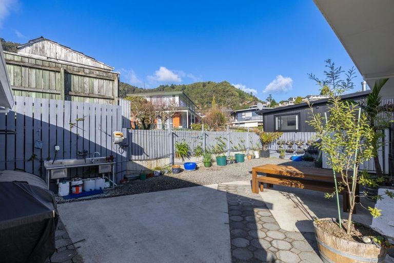 Photo of property in 40-42 Waikawa Road, Picton, 7220