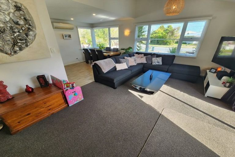 Photo of property in 72 Niven Street, Avondale, Christchurch, 8061