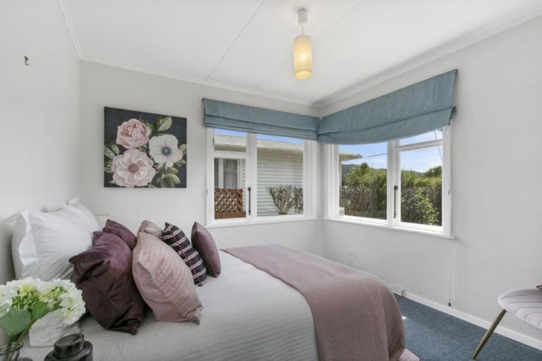 Photo of property in 43 Totara Street, Wainuiomata, Lower Hutt, 5014