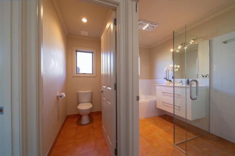 Photo of property in 4 Coburn Place, Lake Hayes, Queenstown, 9304