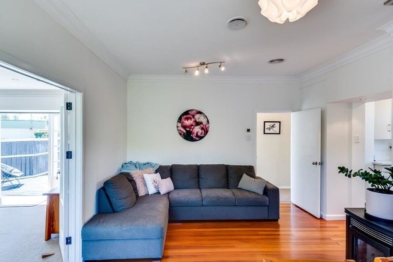 Photo of property in 18 Anderson Road, Taradale, Napier, 4112