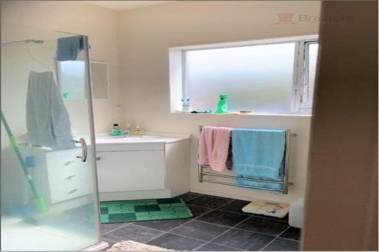 Photo of property in 9 Memorial Avenue, Ilam, Christchurch, 8053