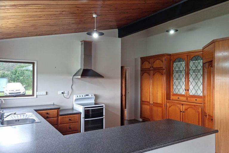 Photo of property in 142 York Road, Huirangi, New Plymouth, 4373