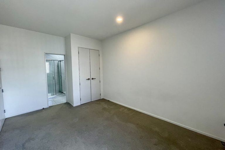 Photo of property in 6b Carlos Drive, Flat Bush, Auckland, 2016