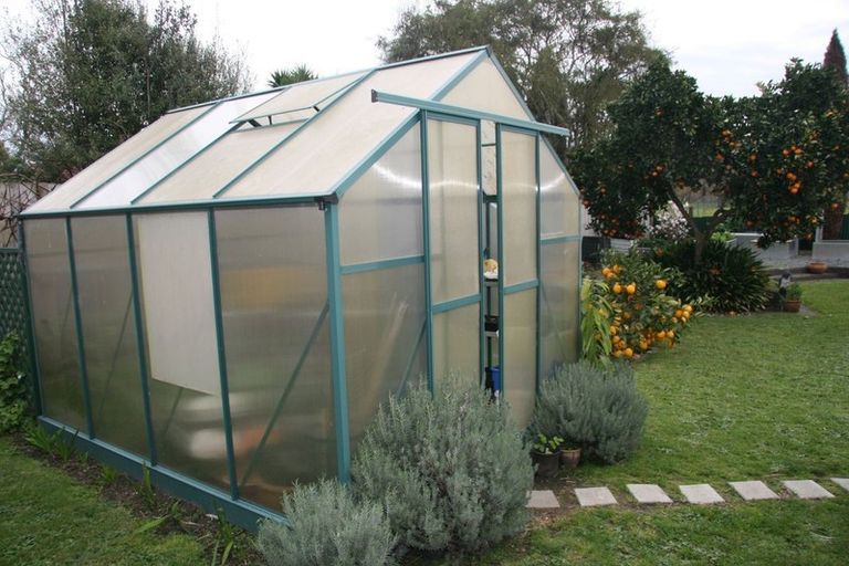 Photo of property in 70 Great South Road, Huntly, 3700