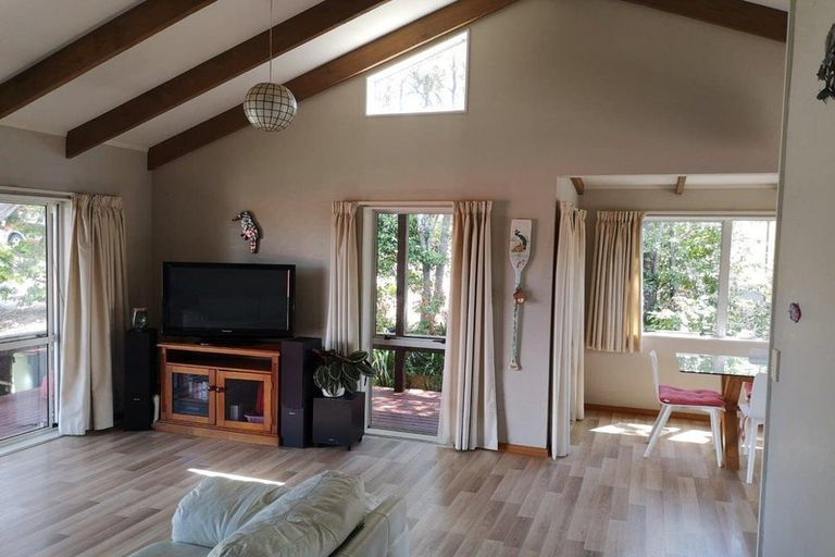 Photo of property in 19 Jay Court, Botany Downs, Auckland, 2010