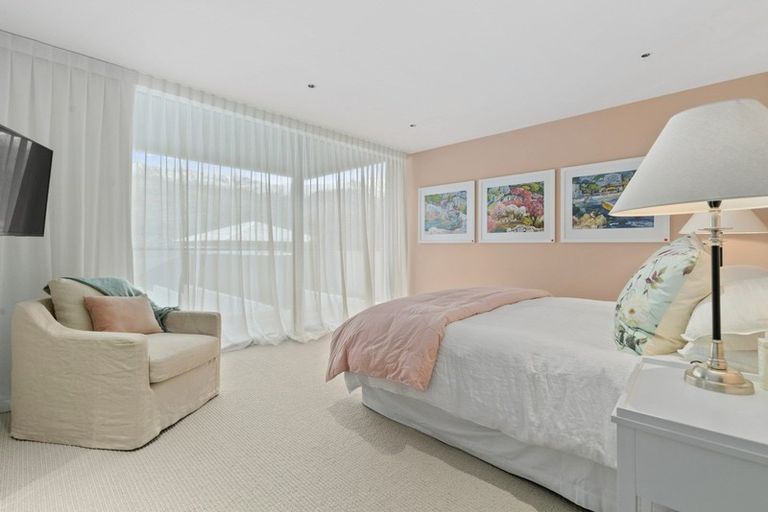Photo of property in 12 Bay Rise, Wanaka, 9305
