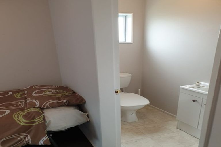 Photo of property in 352 Main Road, Tawa, Wellington, 5028