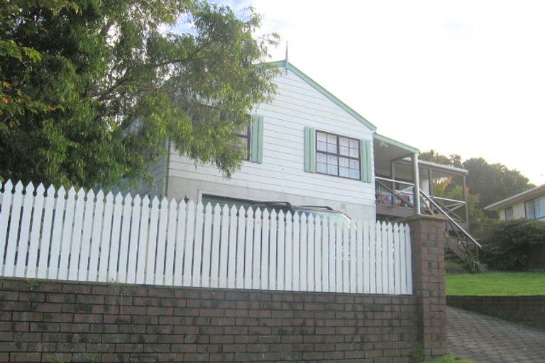 Photo of property in 10 Forglen Place, Tawa, Wellington, 5028