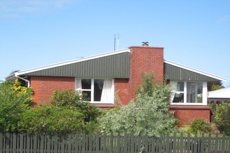 Photo of property in 11 Clipper Place, Redwood, Christchurch, 8051