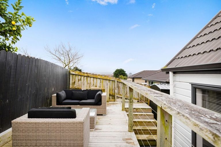 Photo of property in 18 Saralee Drive, Manurewa, Auckland, 2105