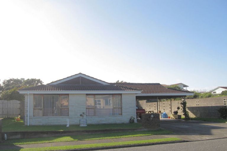 Photo of property in 3 Clipper Street, Titahi Bay, Porirua, 5022