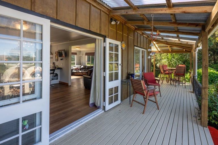 Photo of property in 330 Waitohu Valley Road, Otaki, 5583