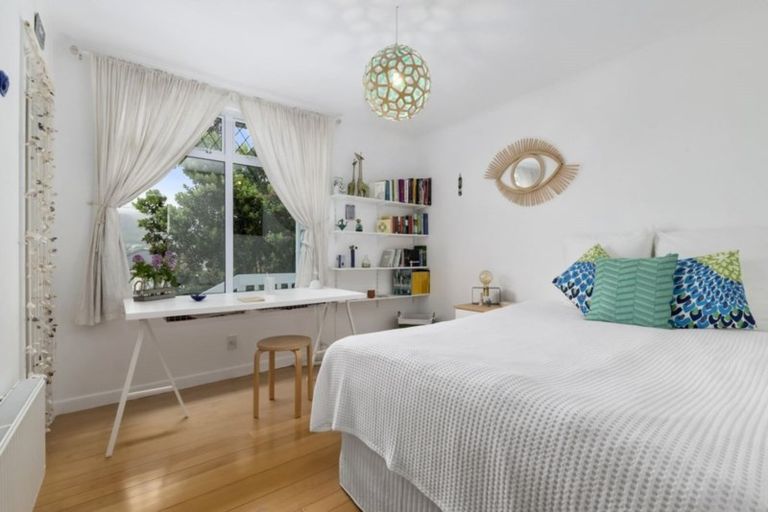 Photo of property in 89 Taylor Terrace, Tawa, Wellington, 5028