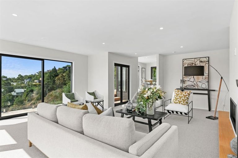 Photo of property in 19 Osmond Lane, Mount Pleasant, Christchurch, 8081