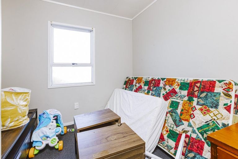 Photo of property in 1/6 Bundena Place, Clendon Park, Auckland, 2103