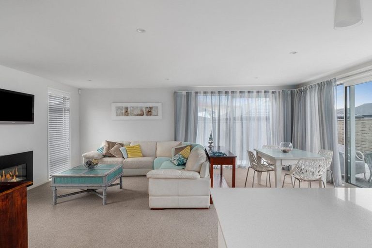 Photo of property in 38 Te Aranga Drive, Papamoa Beach, Papamoa, 3118