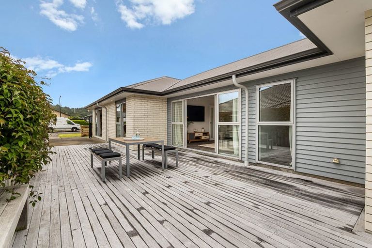 Photo of property in 3 Madden Avenue, Kumeu, 0810