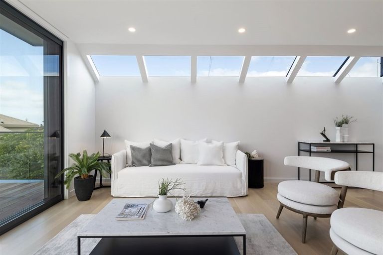 Photo of property in 35a Gulf View Road, Murrays Bay, Auckland, 0630