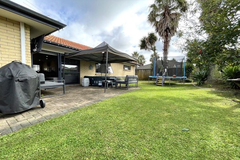 Photo of property in 50 Ksenia Drive, Flat Bush, Auckland, 2019