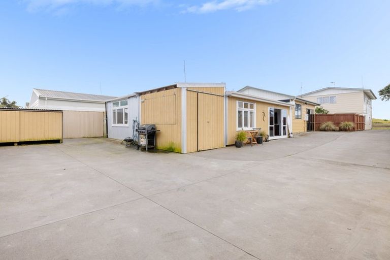 Photo of property in 828b Papamoa Beach Road, Papamoa Beach, Papamoa, 3118