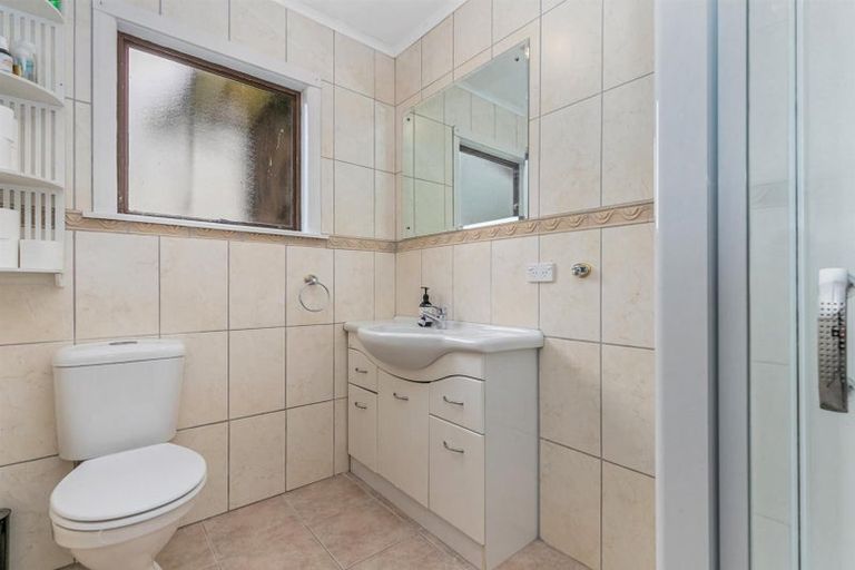 Photo of property in 90 Howard Road, Orere Point, Papakura, 2585