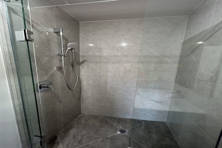 Photo of property in 9 Paetai Lane, Te Atatu Peninsula, 0610