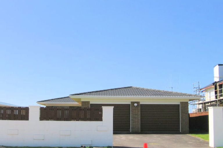 Photo of property in 71 Karewa Parade, Papamoa Beach, Papamoa, 3118