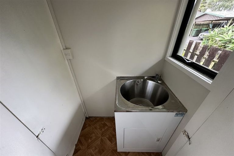 Photo of property in 123 Astley Avenue, New Lynn, Auckland, 0600