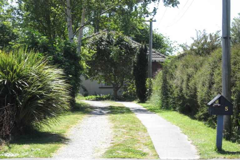 Photo of property in 5 Nyton Place, Bryndwr, Christchurch, 8053