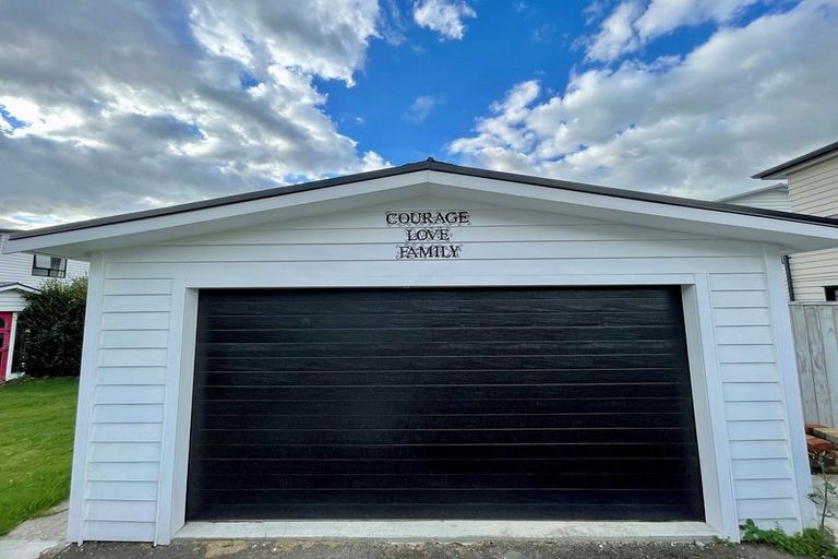 Photo of property in 57 Beach Road, Pahurehure, Papakura, 2113