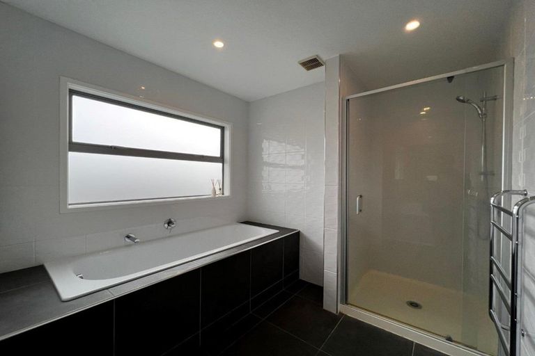 Photo of property in 1 Powercourt Drive, Flat Bush, Auckland, 2019