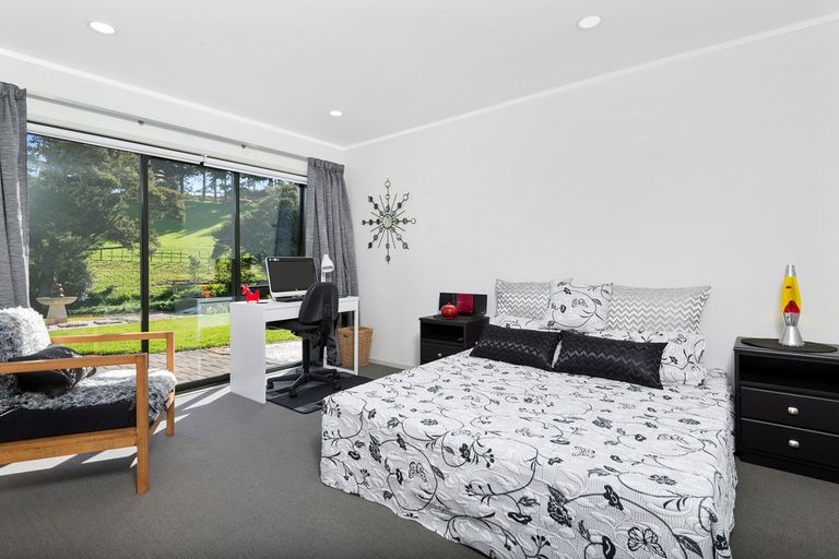 Photo of property in 110 Farmpark Road, Waiuku, 2681